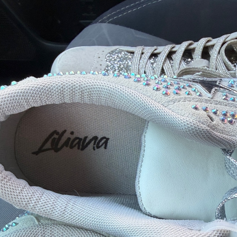Liliana Glittering Silver Sneakers
